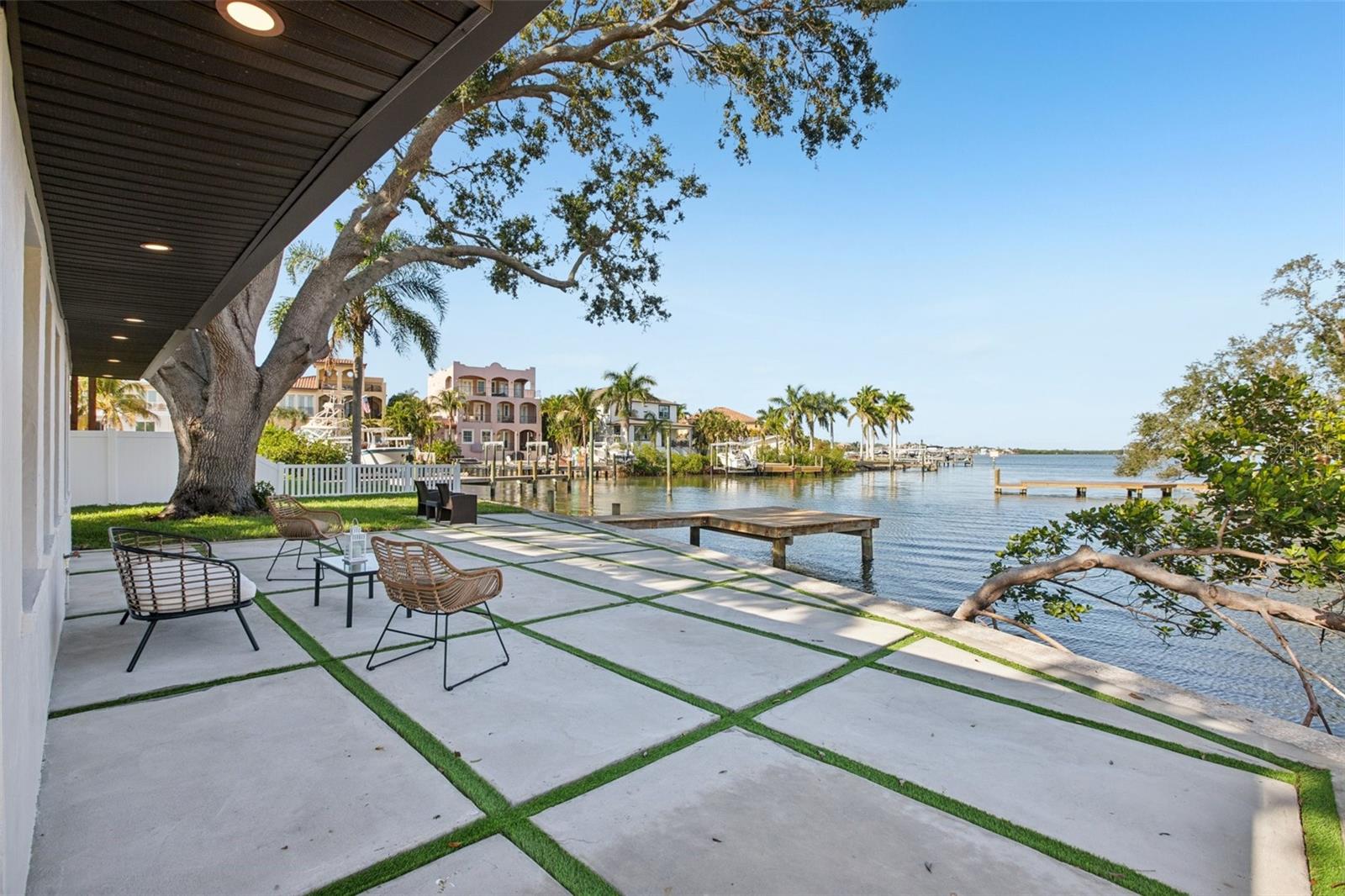 St Petersburg, Florida, 33703, United States, 3 Bedrooms Bedrooms, ,2 BathroomsBathrooms,Residential,Active,2001373