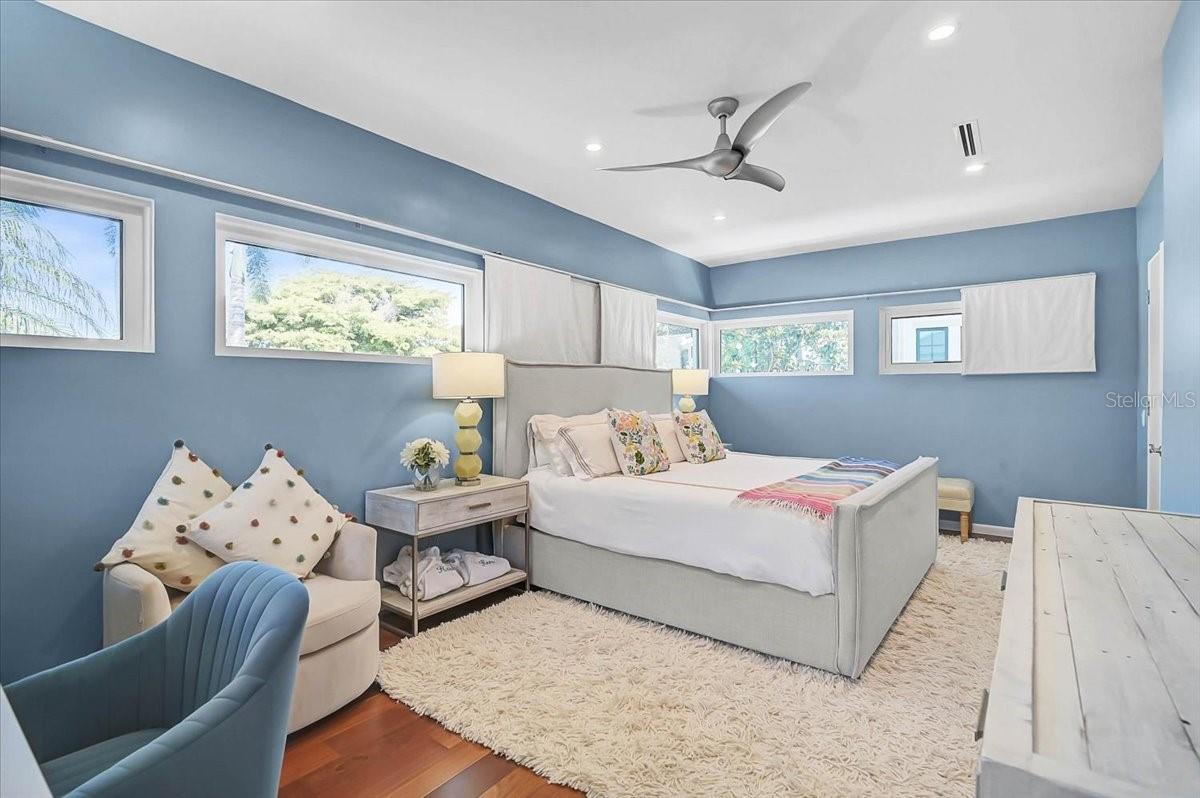 Sarasota, Florida, 34236, United States, 2 Bedrooms Bedrooms, ,4 BathroomsBathrooms,Residential,Active,2044994