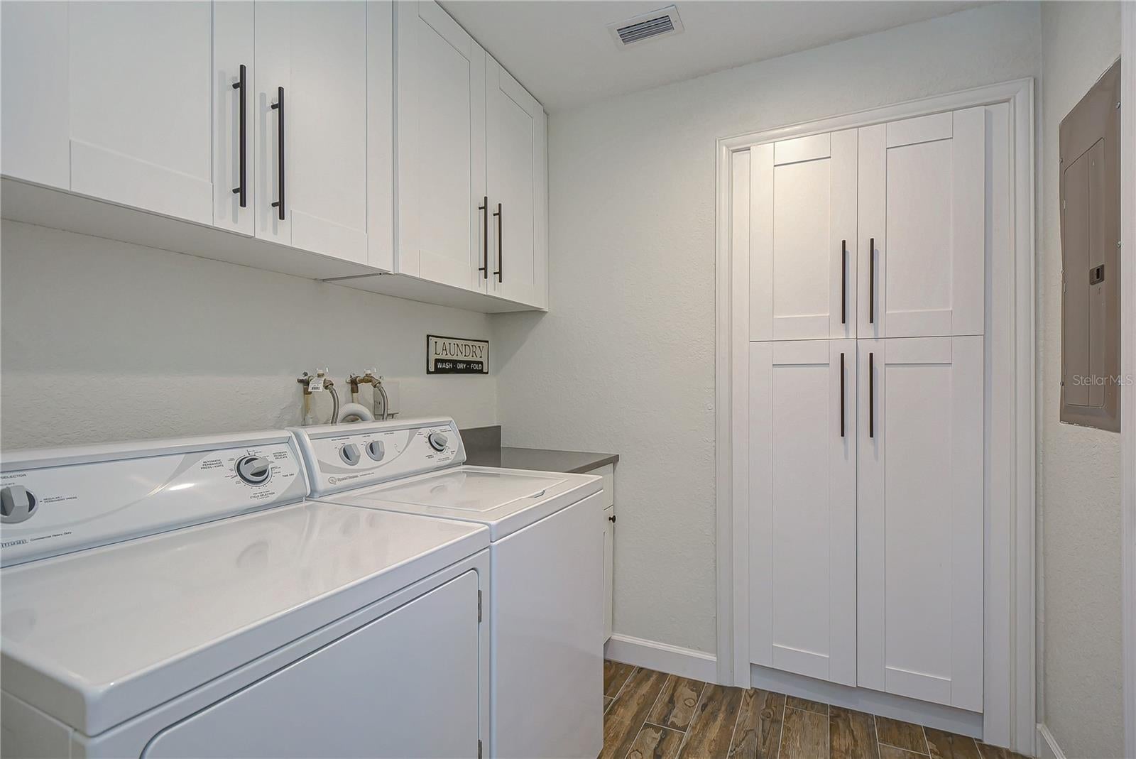 Dunedin, Florida, 34698, United States, 3 Bedrooms Bedrooms, ,3 BathroomsBathrooms,Residential,Active,1994972