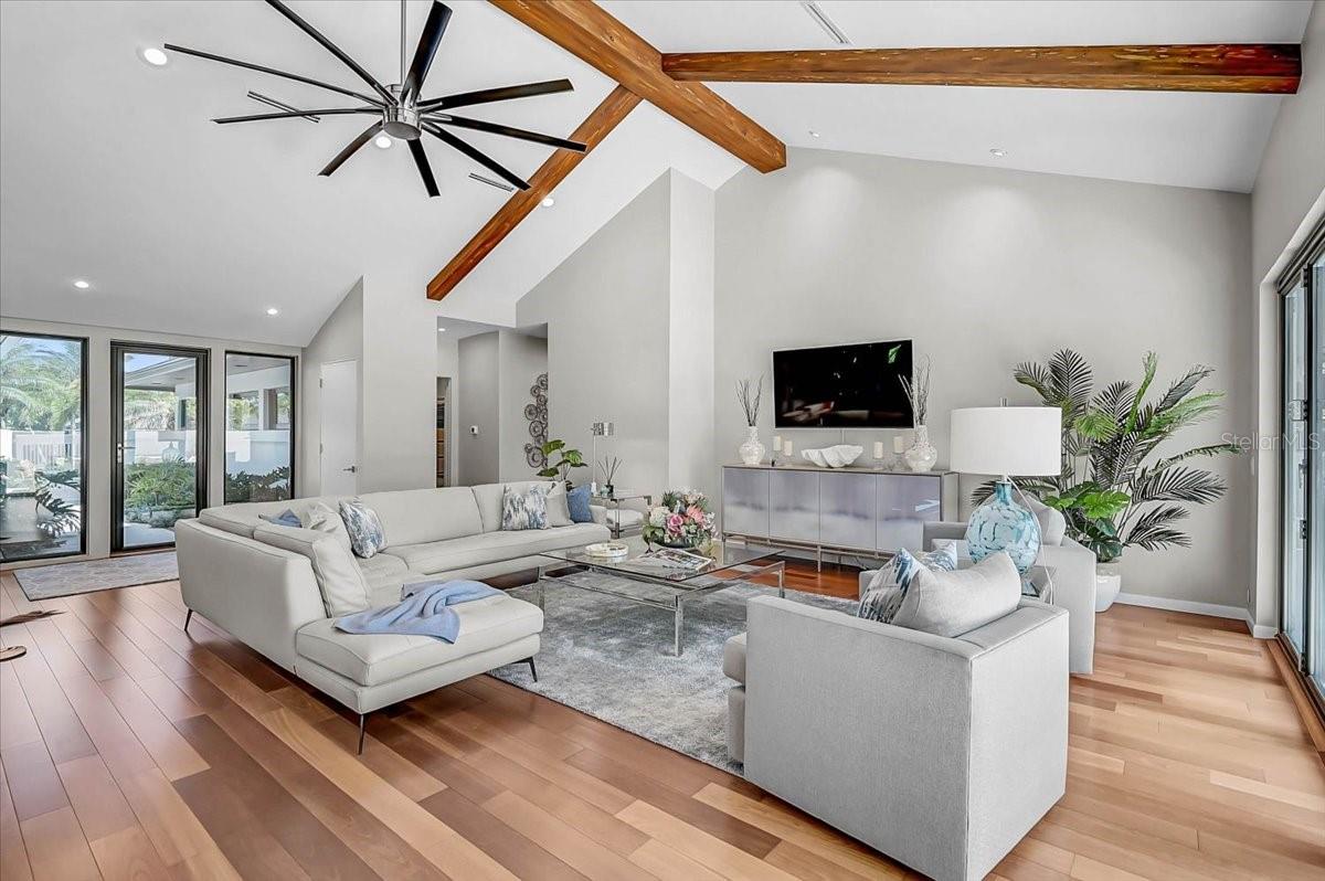 Sarasota, Florida, 34236, United States, 2 Bedrooms Bedrooms, ,4 BathroomsBathrooms,Residential,Active,2044994