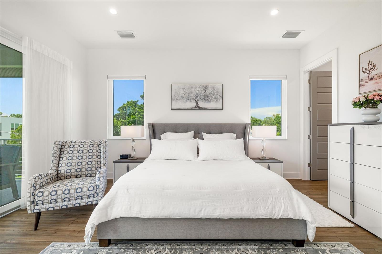 Sarasota, Florida, 34231, United States, 4 Bedrooms Bedrooms, ,3 BathroomsBathrooms,Residential,Active,1922484