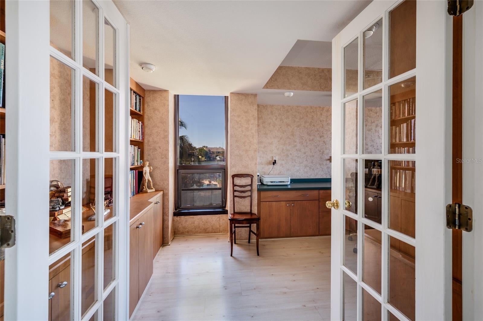 St Petersburg, Florida, 33707, United States, 4 Bedrooms Bedrooms, ,5 BathroomsBathrooms,Residential,Active,1985578