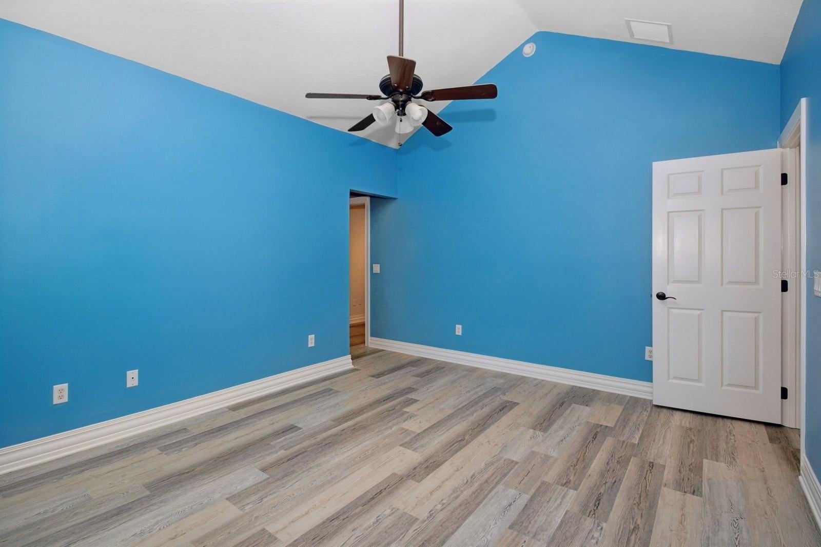Fruitland Park, Florida, 34731, United States, 7 Bedrooms Bedrooms, ,6 BathroomsBathrooms,Residential,Active,1894791