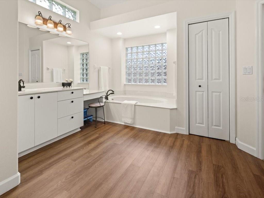 Sarasota, Florida, 34240, United States, 3 Bedrooms Bedrooms, ,3 BathroomsBathrooms,Residential,Active,1871617