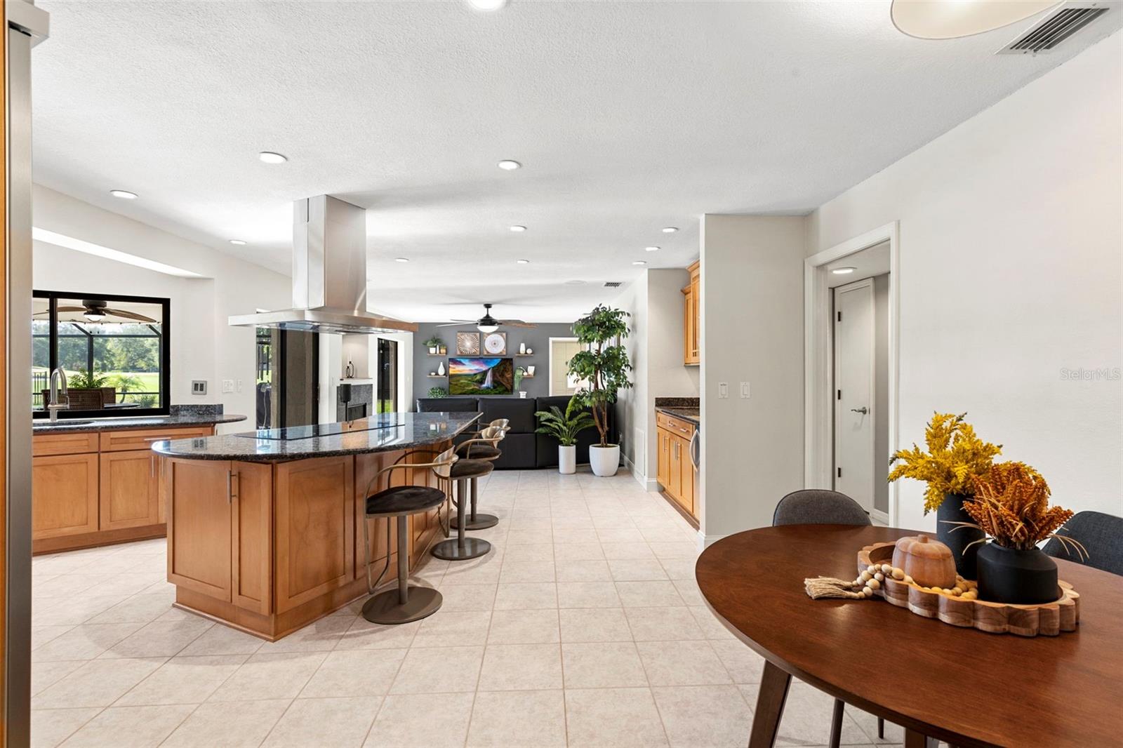 Clearwater, Florida, 33761, United States, 5 Bedrooms Bedrooms, ,3 BathroomsBathrooms,Residential,Active,1953689