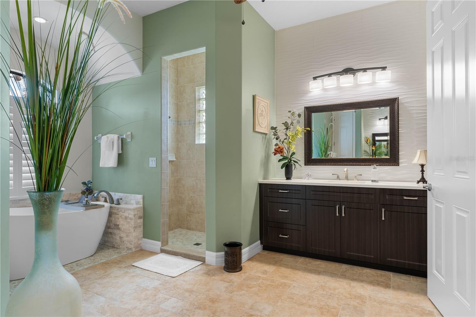 Punta Gorda, Florida, 33950, United States, 3 Bedrooms Bedrooms, ,2 BathroomsBathrooms,Residential,Active,1960126