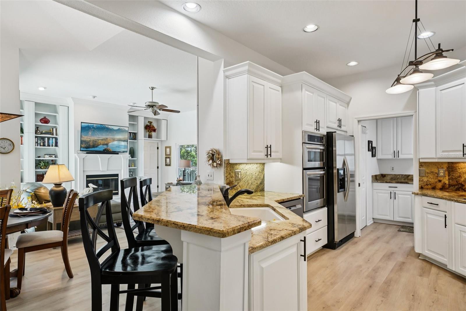 St Petersburg, Florida, 33703, United States, 4 Bedrooms Bedrooms, ,4 BathroomsBathrooms,Residential,Active,1994976