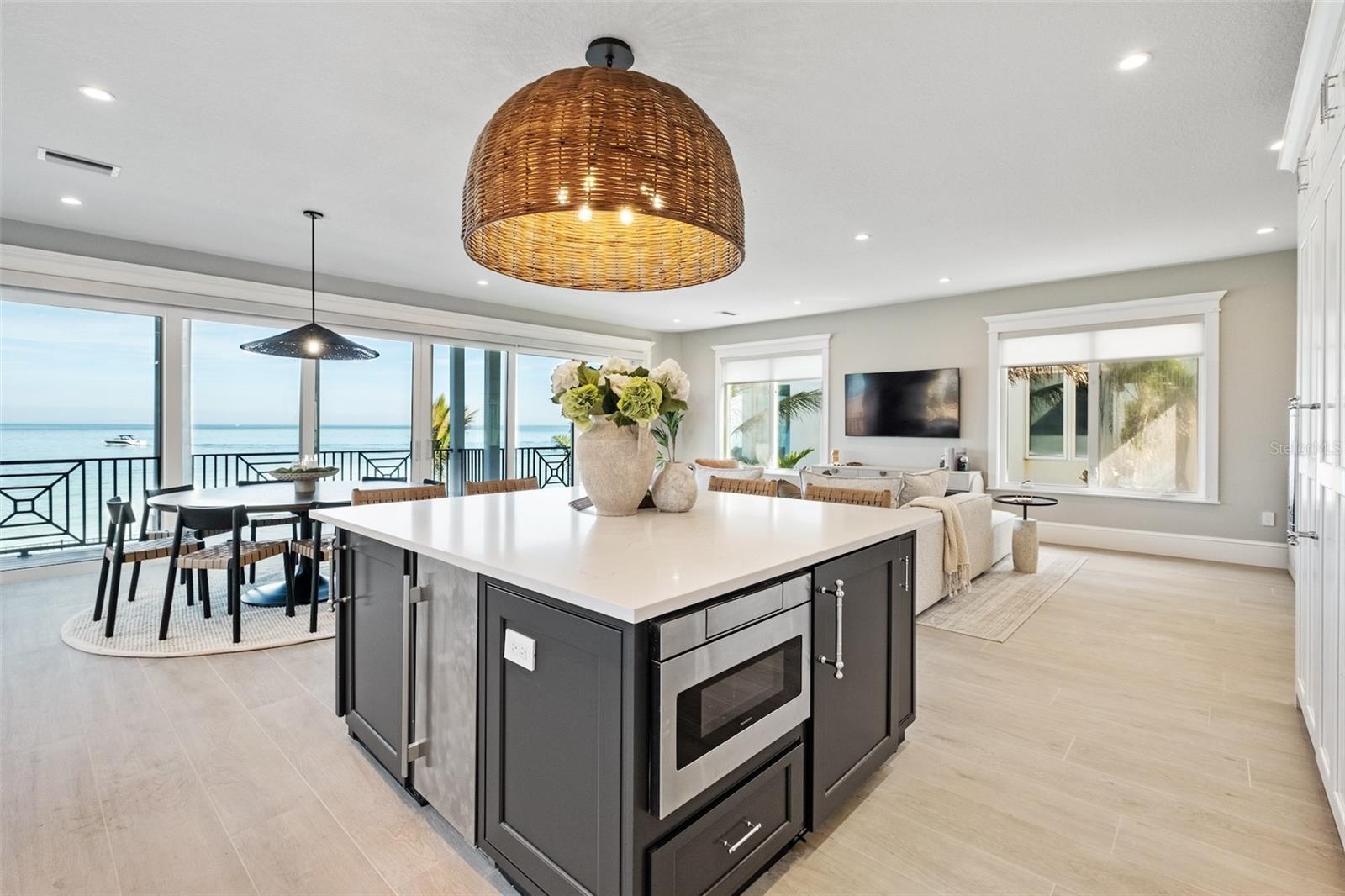 Anna Maria, Florida, 34216, United States, 7 Bedrooms Bedrooms, ,8 BathroomsBathrooms,Residential,Active,1892423