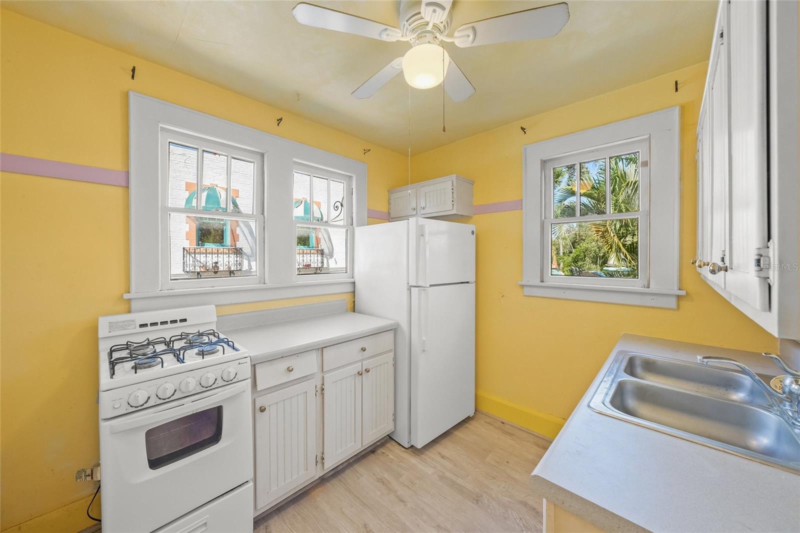 Sarasota, Florida, 34234, United States, 6 Bedrooms Bedrooms, ,5 BathroomsBathrooms,Residential,Active,2002321