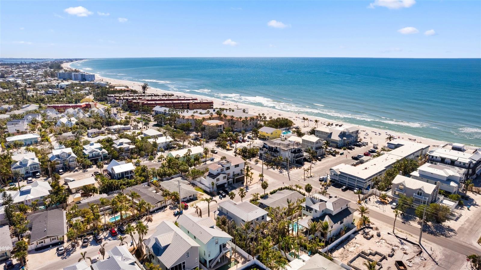 Holmes Beach, Florida, 34217, United States, 6 Bedrooms Bedrooms, ,5 BathroomsBathrooms,Residential,Active,1987273