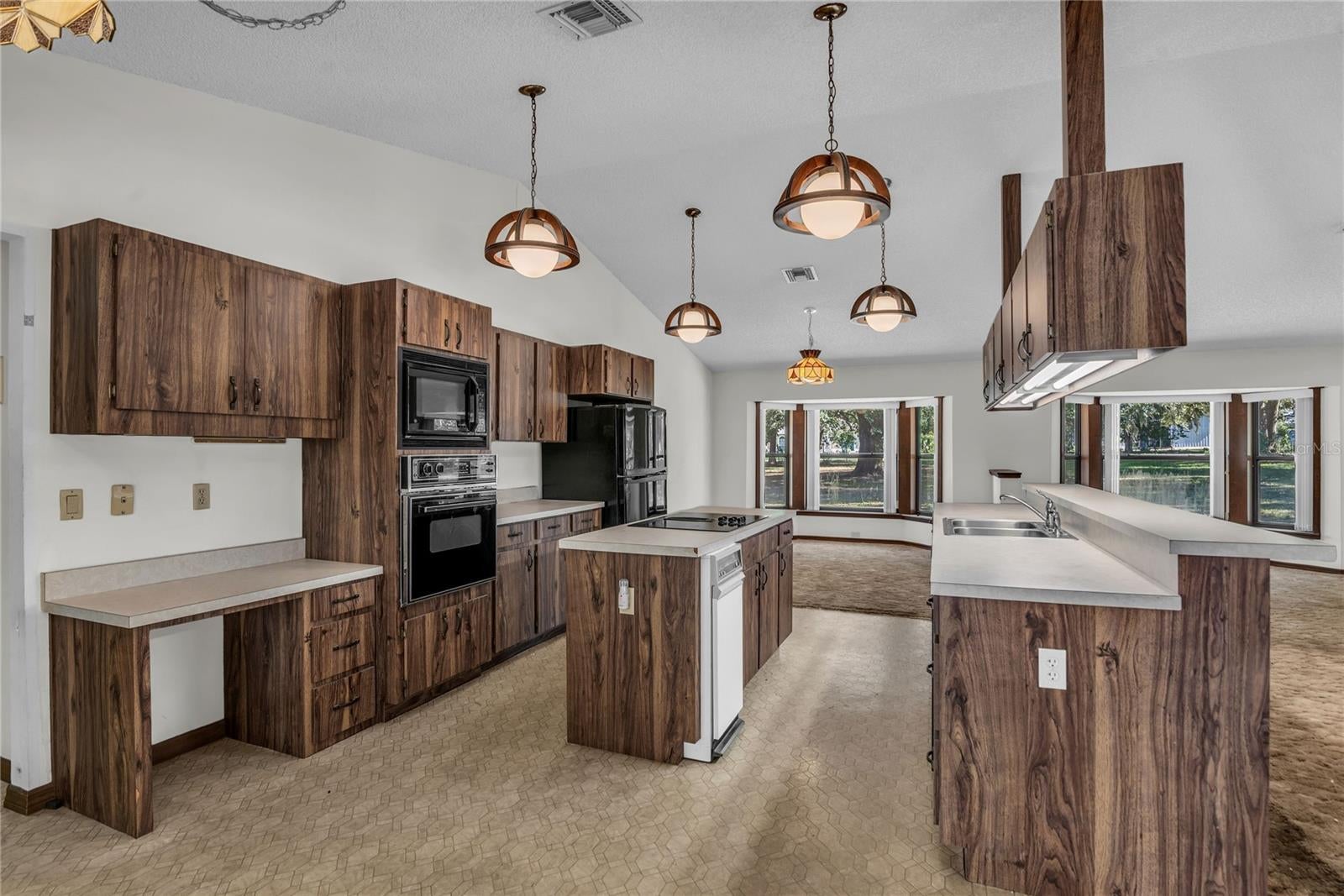 Oakland, Florida, 34787, United States, 4 Bedrooms Bedrooms, ,2 BathroomsBathrooms,Residential,Active,1990636