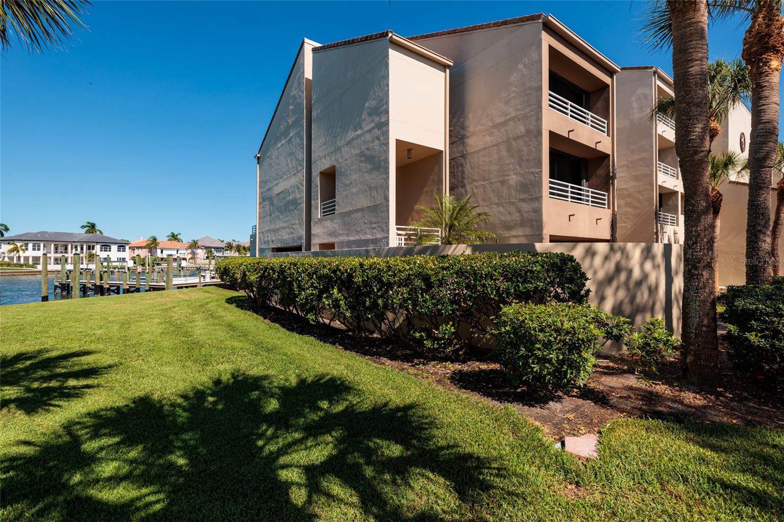 St Petersburg, Florida, 33707, United States, 4 Bedrooms Bedrooms, ,5 BathroomsBathrooms,Residential,Active,1985578