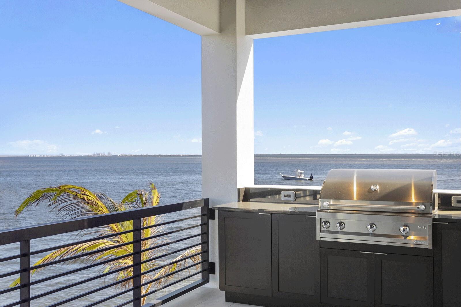 St Petersburg, Florida, 33703, United States, 5 Bedrooms Bedrooms, ,6 BathroomsBathrooms,Residential,Active,1703441
