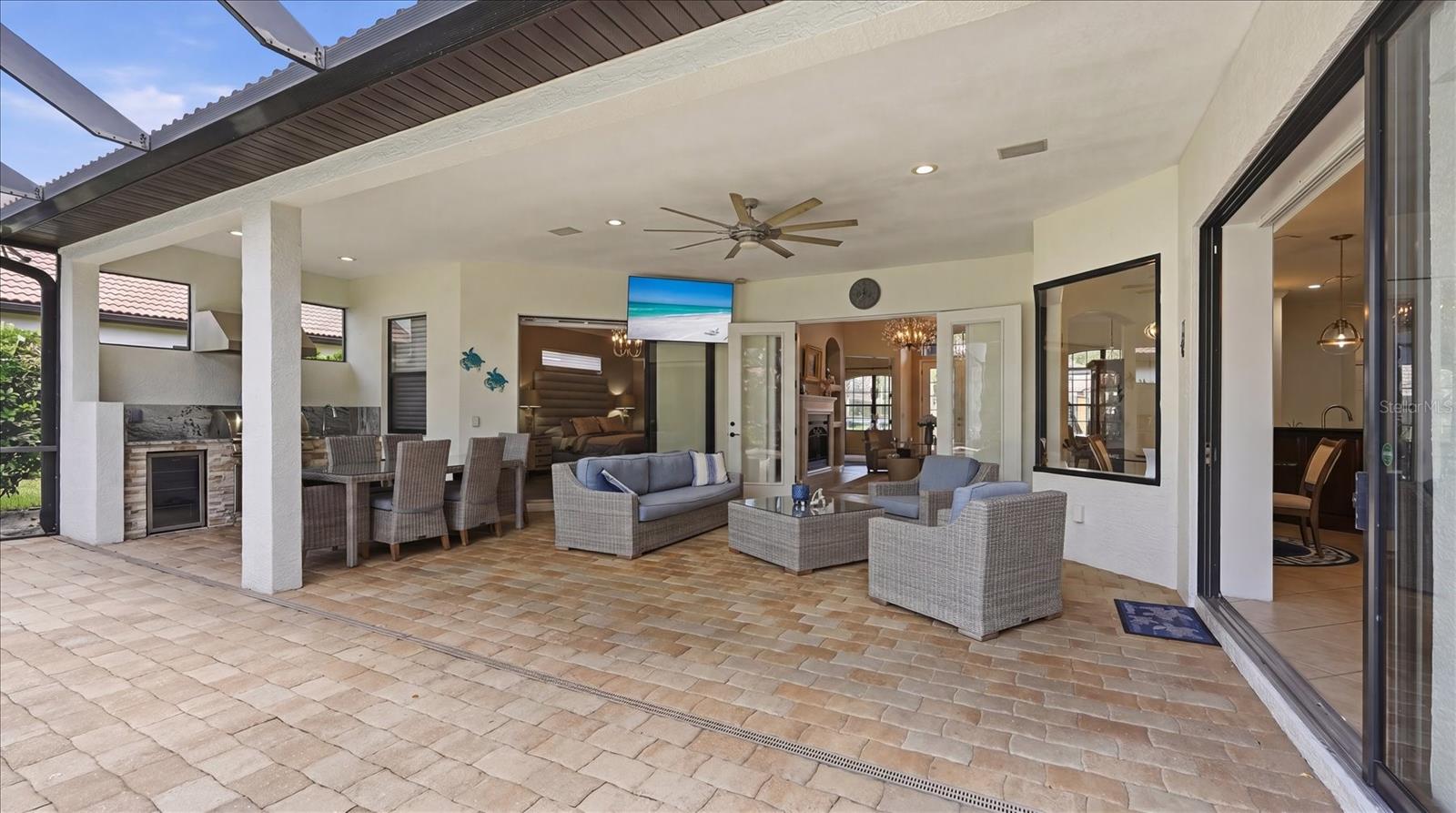Sarasota, Florida, 34240, United States, 5 Bedrooms Bedrooms, ,4 BathroomsBathrooms,Residential,Active,2051990