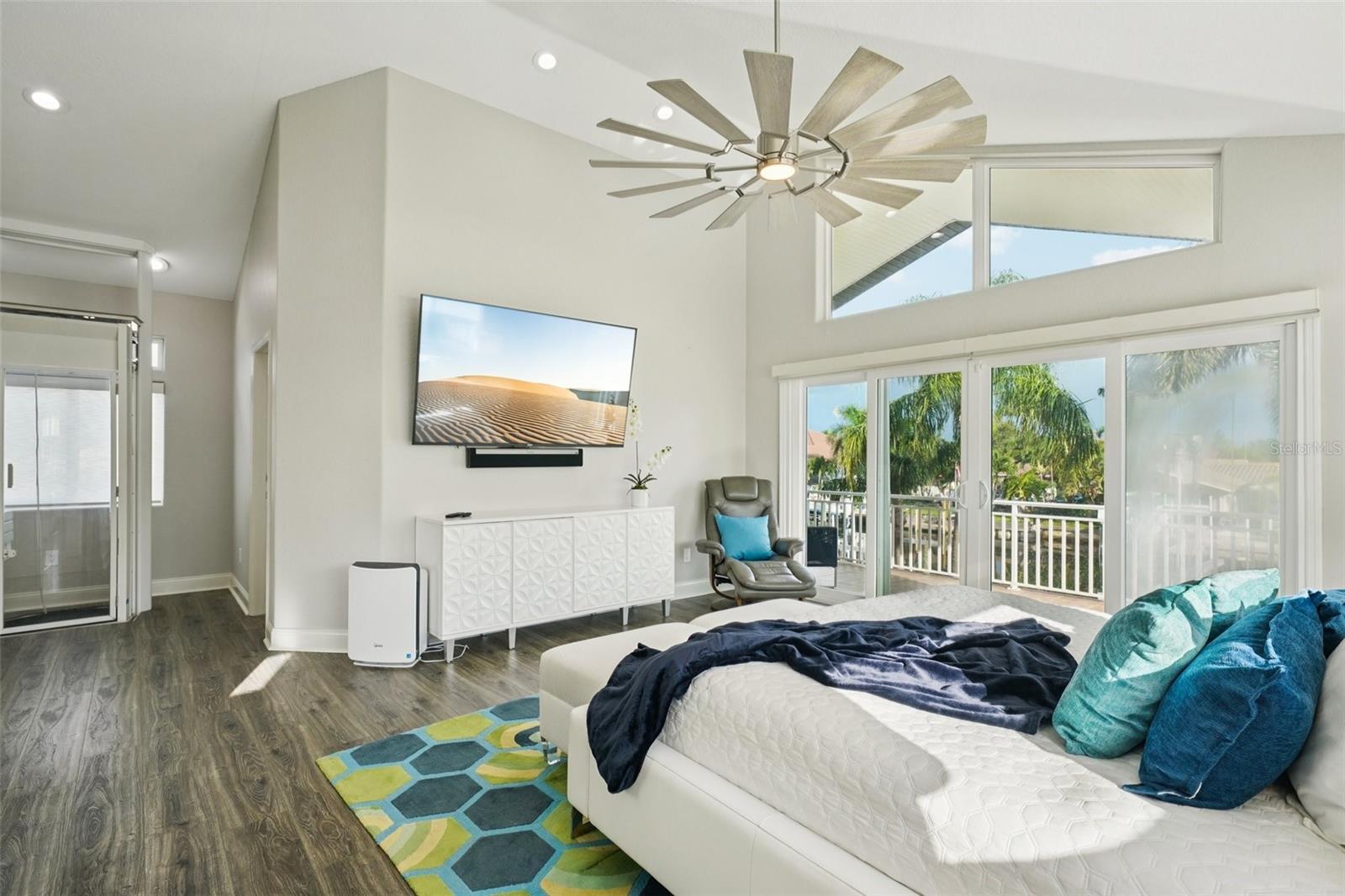 St Petersburg, Florida, 33703, United States, 4 Bedrooms Bedrooms, ,4 BathroomsBathrooms,Residential,Active,1934835