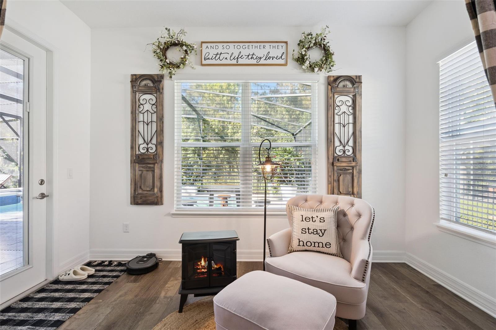 Oviedo, Florida, 32765, United States, 7 Bedrooms Bedrooms, ,4 BathroomsBathrooms,Residential,Active,1987230