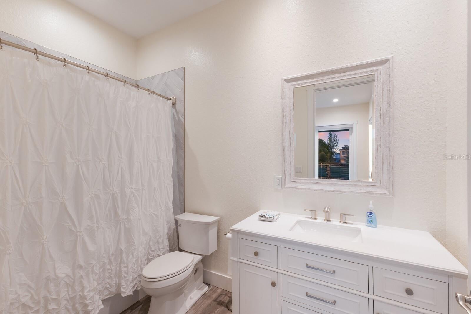 Bradenton, Florida, 34208, United States, ,5 BathroomsBathrooms,Residential,Active,1745633
