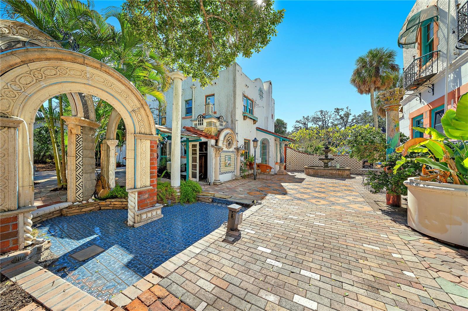 Sarasota, Florida, 34234, United States, 6 Bedrooms Bedrooms, ,5 BathroomsBathrooms,Residential,Active,2002321