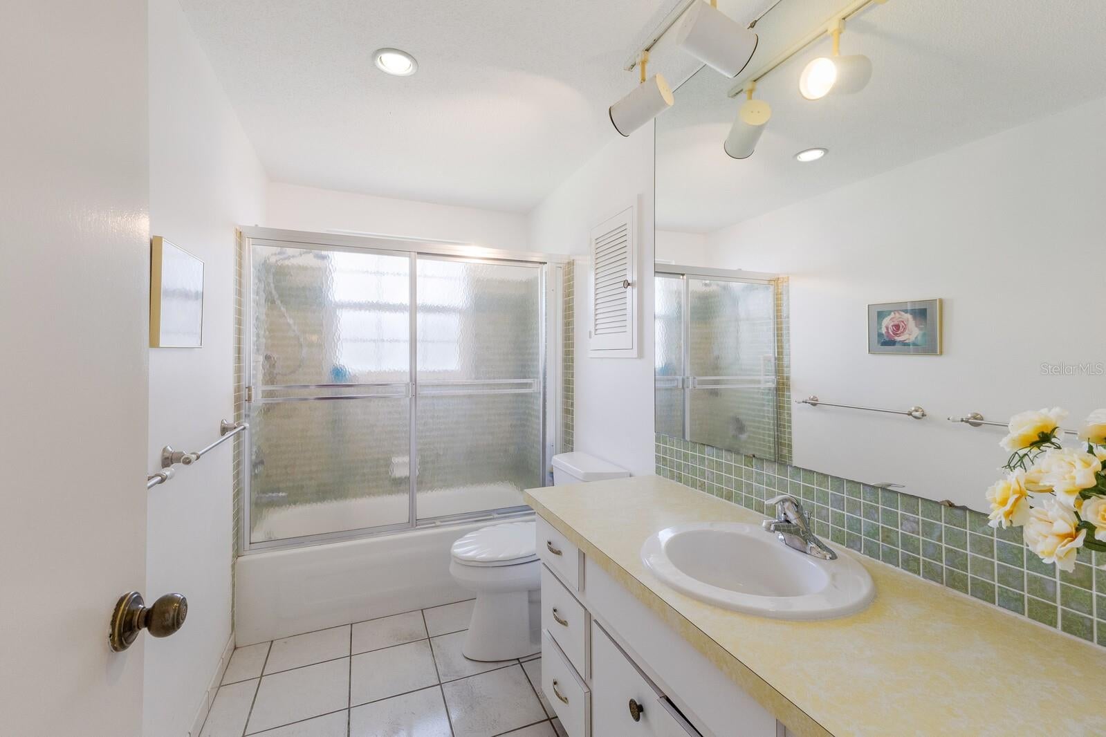 Bradenton, Florida, 34209, United States, 3 Bedrooms Bedrooms, ,3 BathroomsBathrooms,Residential,Active,1913020