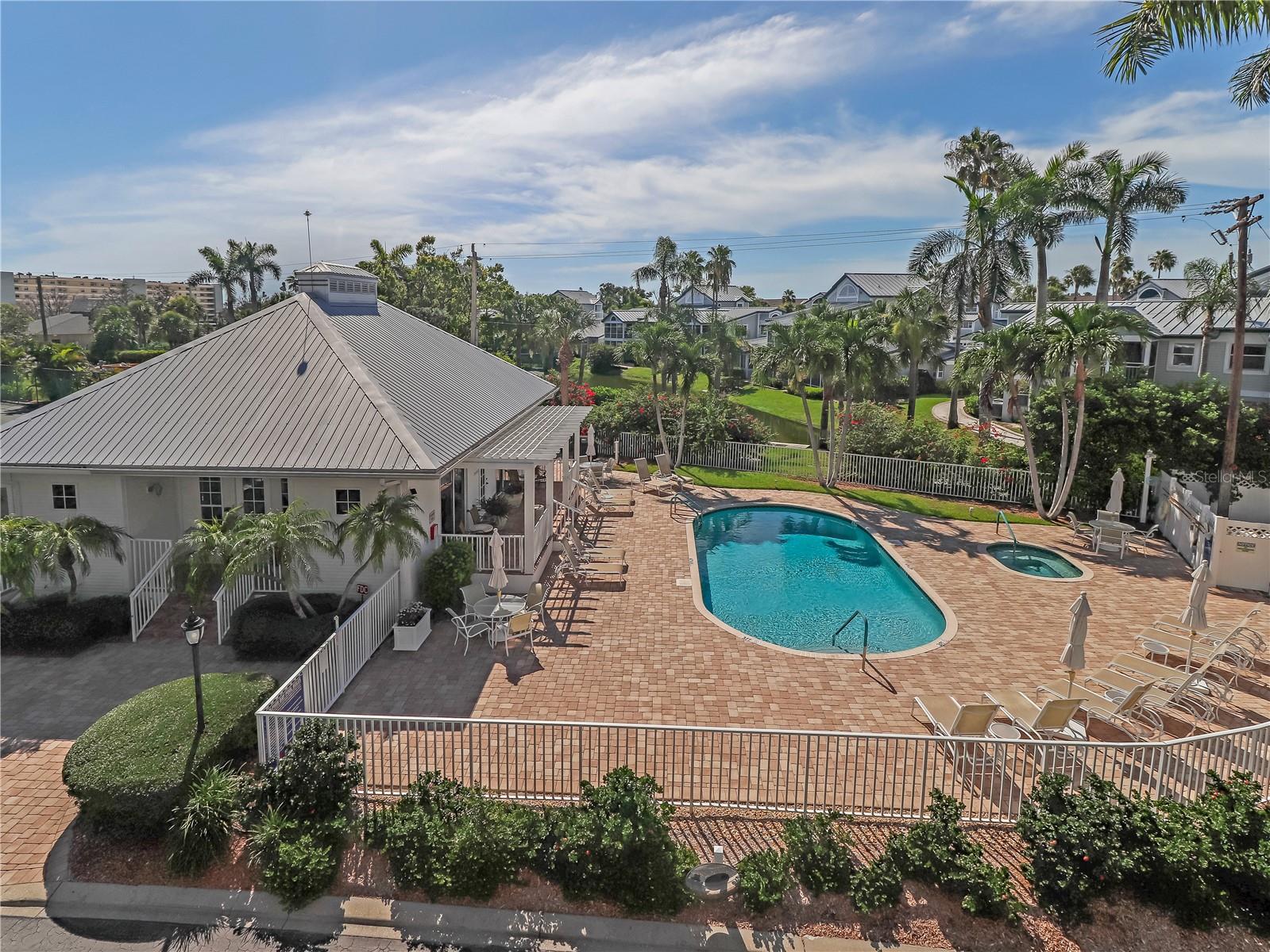 Siesta Key, Florida, 34242, United States, 3 Bedrooms Bedrooms, ,3 BathroomsBathrooms,Residential,Active,1762821