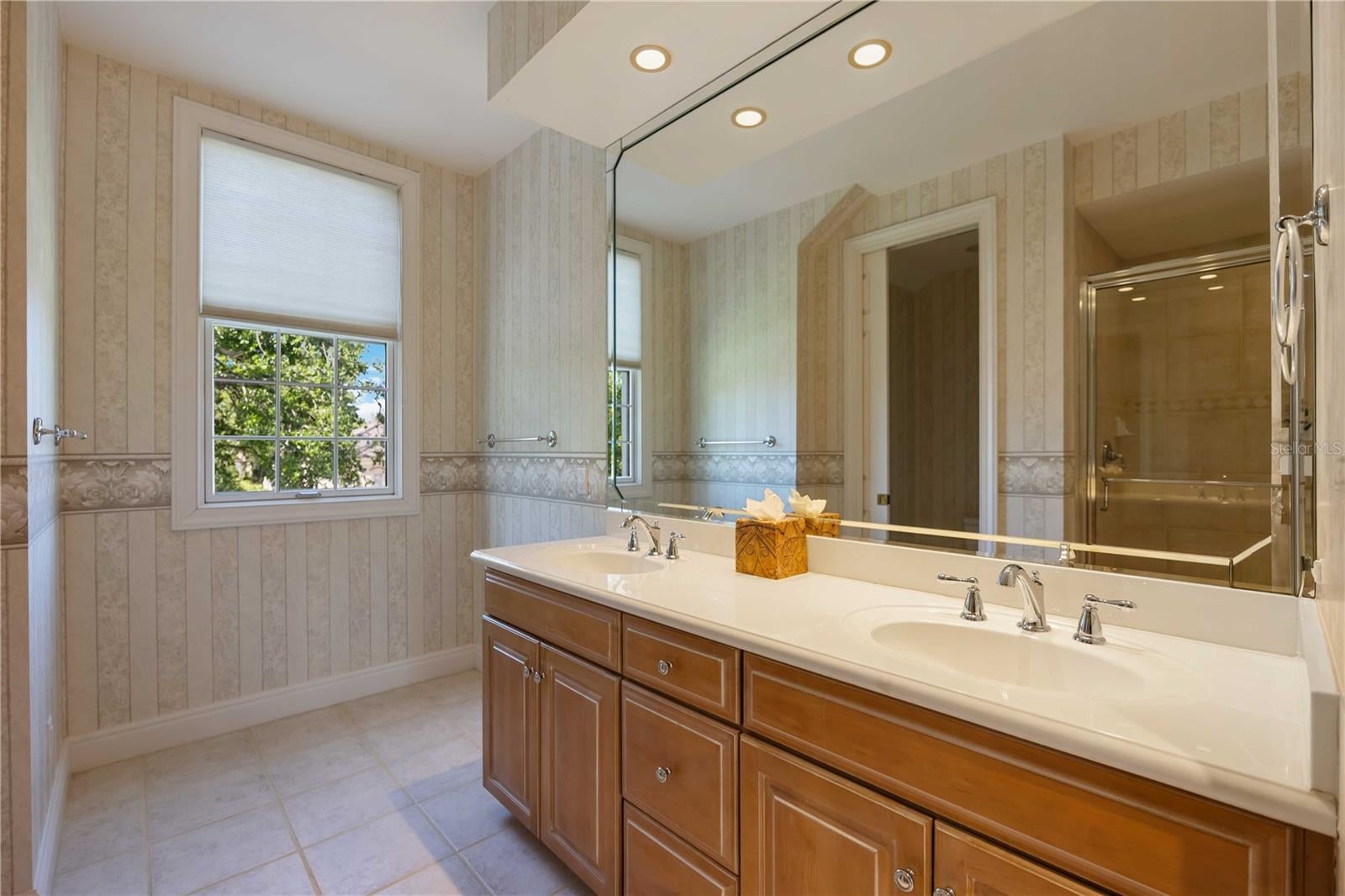 Osprey, Florida, 34229, United States, 5 Bedrooms Bedrooms, ,7 BathroomsBathrooms,Residential,Active,1757628