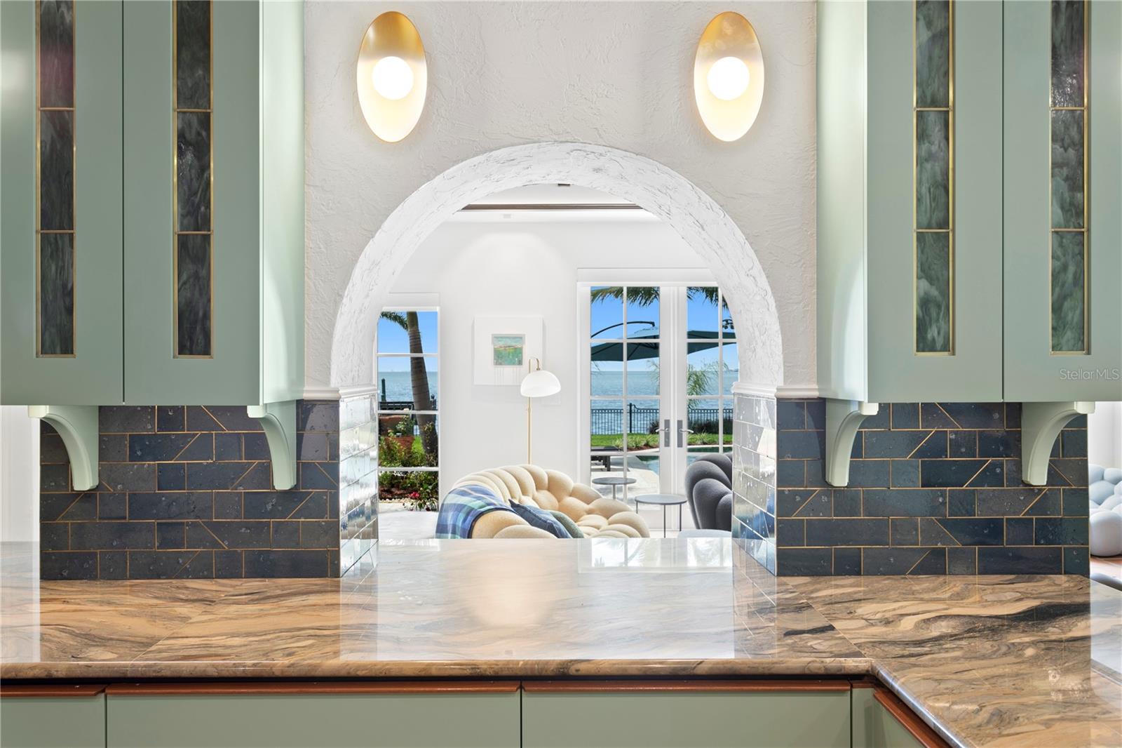 St Petersburg, Florida, 33704, United States, 6 Bedrooms Bedrooms, ,7 BathroomsBathrooms,Residential,Active,1871834
