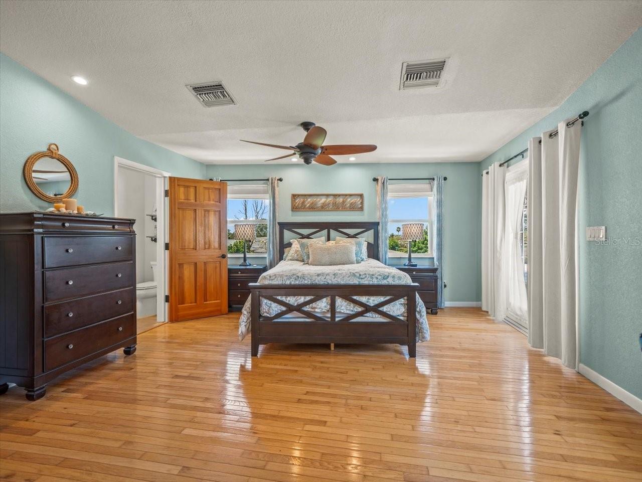 Redington Beach, Florida, 33708, United States, 3 Bedrooms Bedrooms, ,4 BathroomsBathrooms,Residential,Active,1936157