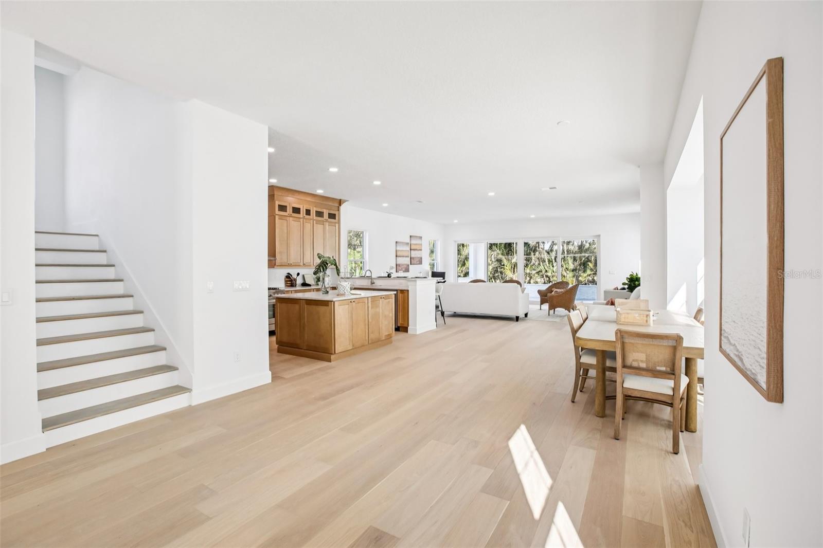 St Petersburg, Florida, 33704, United States, 4 Bedrooms Bedrooms, ,4 BathroomsBathrooms,Residential,Active,2015262