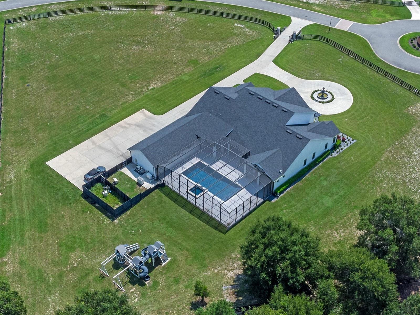 Eustis, Florida, 32736, United States, 4 Bedrooms Bedrooms, ,5 BathroomsBathrooms,Residential,Active,1929677