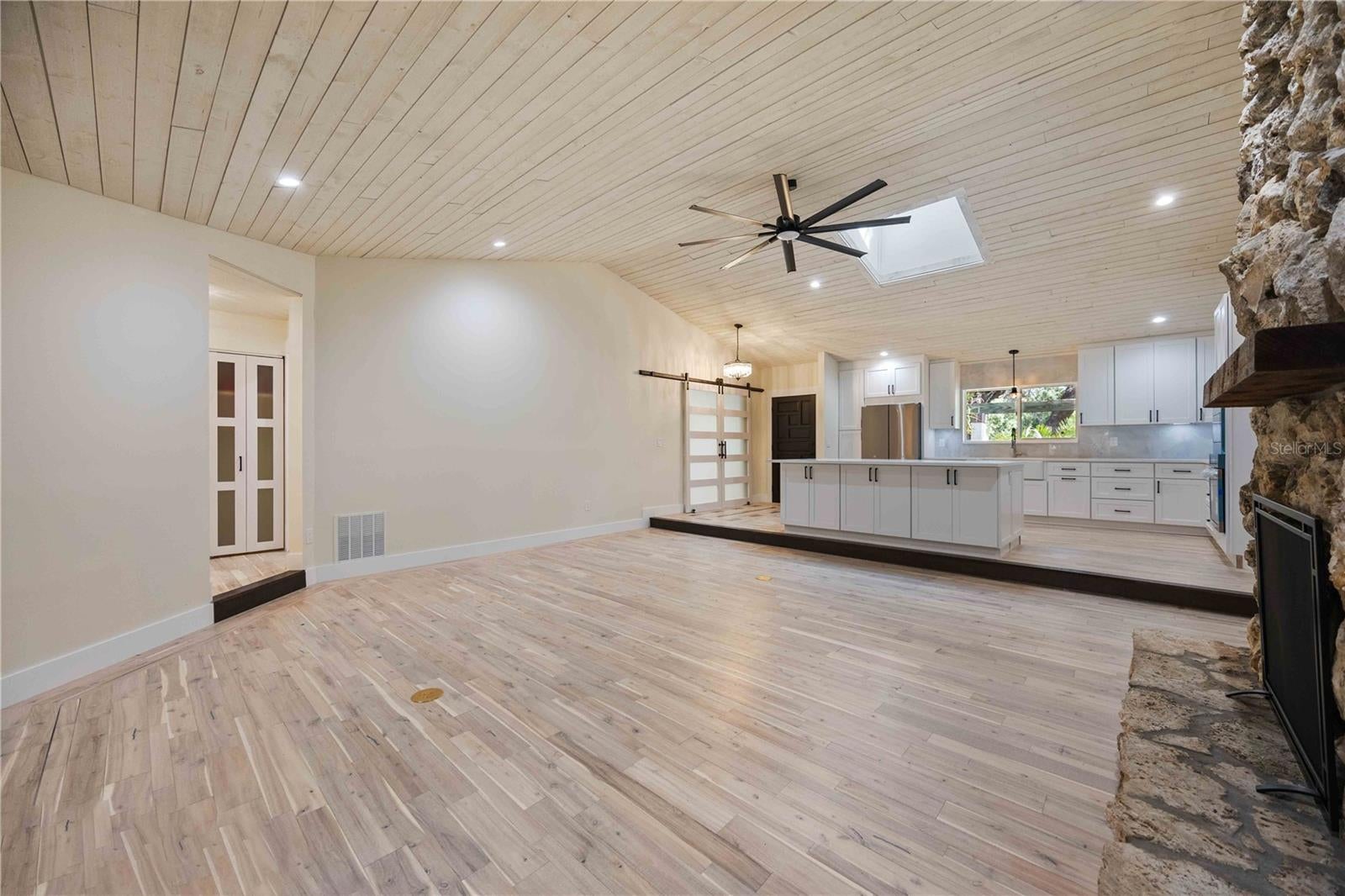 Sarasota, Florida, 34232, United States, 5 Bedrooms Bedrooms, ,3 BathroomsBathrooms,Residential,Active,1781510