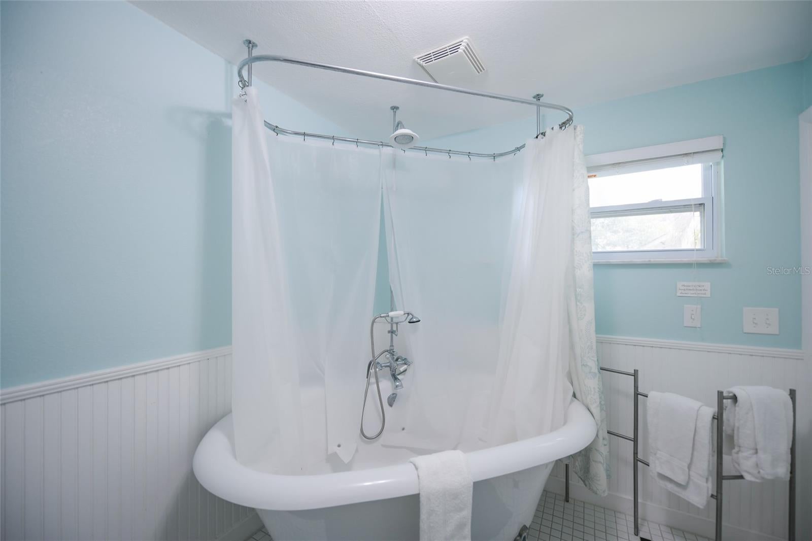 Sarasota, Florida, 34236, United States, 3 Bedrooms Bedrooms, ,2 BathroomsBathrooms,Residential,Active,2006854