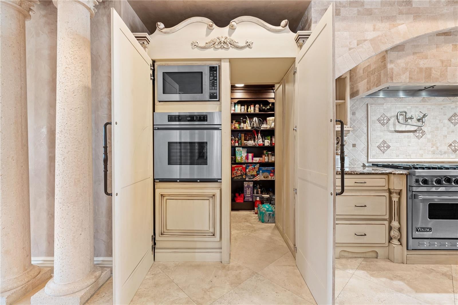 Sarasota, Florida, 34236, United States, 5 Bedrooms Bedrooms, ,6 BathroomsBathrooms,Residential,Active,1834475