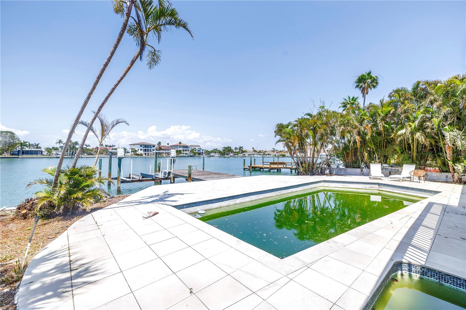 Treasure Island, Florida, 33706, United States, ,4 BathroomsBathrooms,Residential,Active,1808105