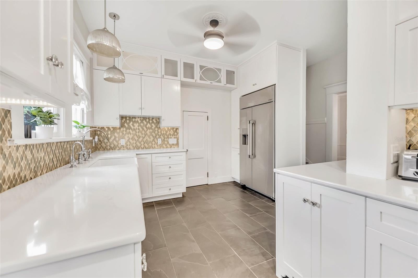 Tampa, Florida, 33606, United States, 4 Bedrooms Bedrooms, ,4 BathroomsBathrooms,Residential,Pending,1987252