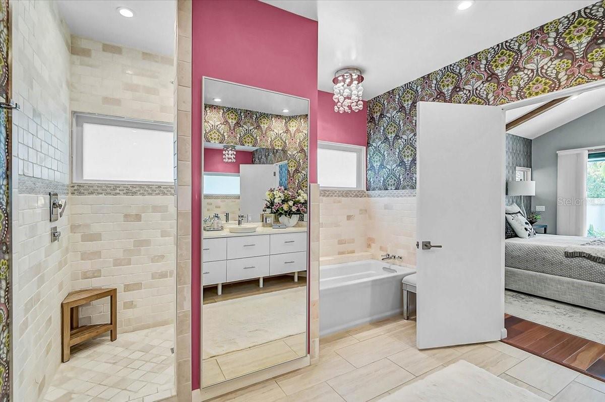 Sarasota, Florida, 34236, United States, 2 Bedrooms Bedrooms, ,4 BathroomsBathrooms,Residential,Active,2044994