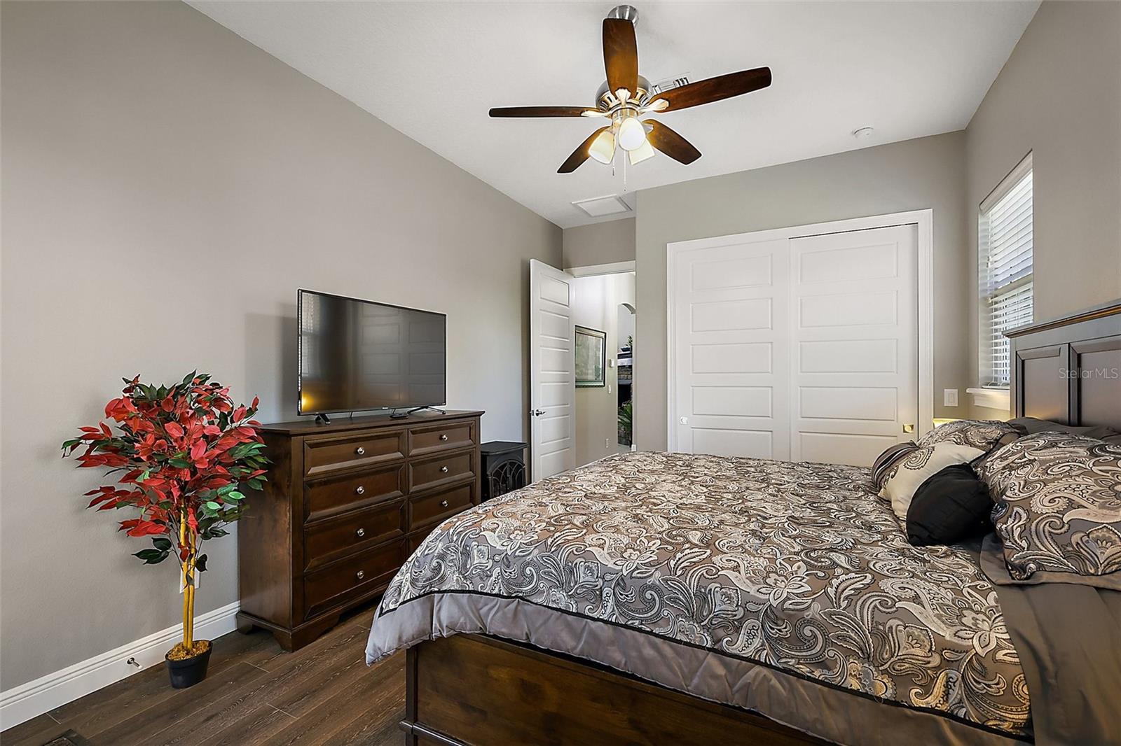 Lady Lake, Florida, 32159, United States, 5 Bedrooms Bedrooms, ,3 BathroomsBathrooms,Residential,Active,1985870