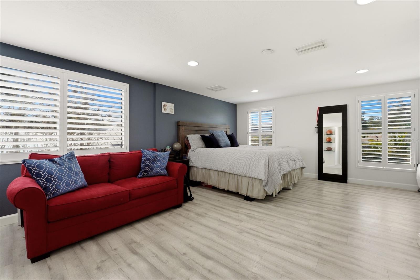 Sarasota, Florida, 34242, United States, 5 Bedrooms Bedrooms, ,4 BathroomsBathrooms,Residential,Active,2045533