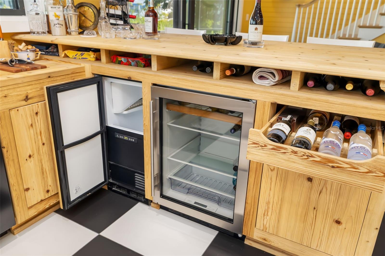 Longboat Key, Florida, 34228, United States, 3 Bedrooms Bedrooms, ,4 BathroomsBathrooms,Residential,Active,1995265