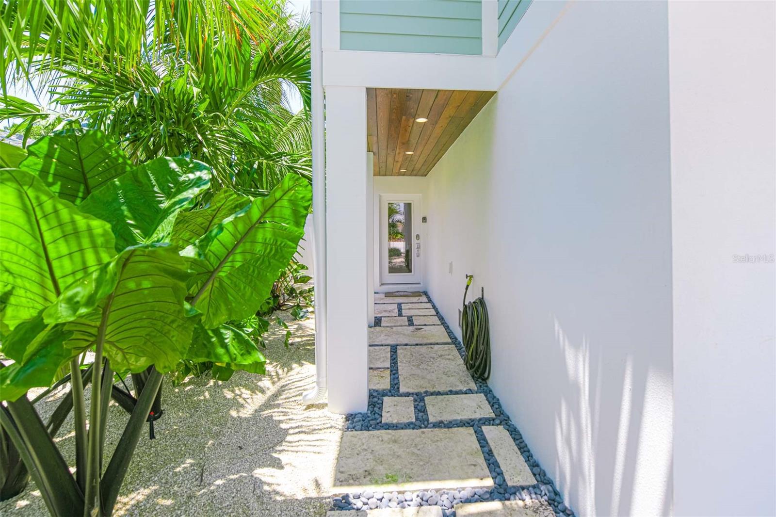 Sarasota, Florida, 34236, United States, 7 Bedrooms Bedrooms, ,8 BathroomsBathrooms,Residential,Active,1774005