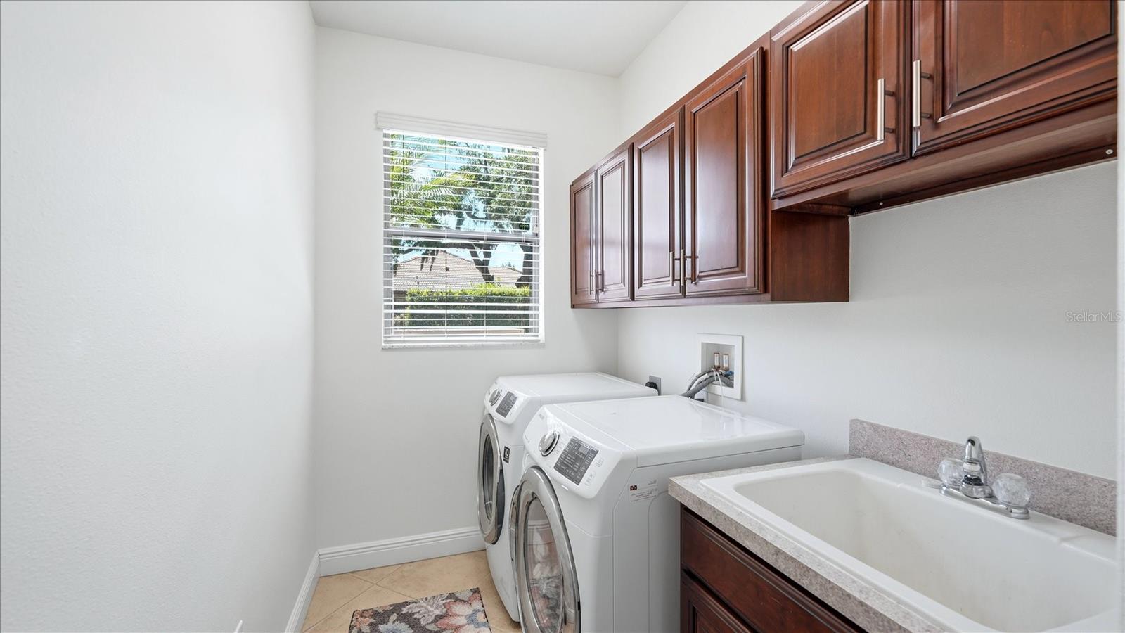 Sarasota, Florida, 34240, United States, 5 Bedrooms Bedrooms, ,4 BathroomsBathrooms,Residential,Active,2051990