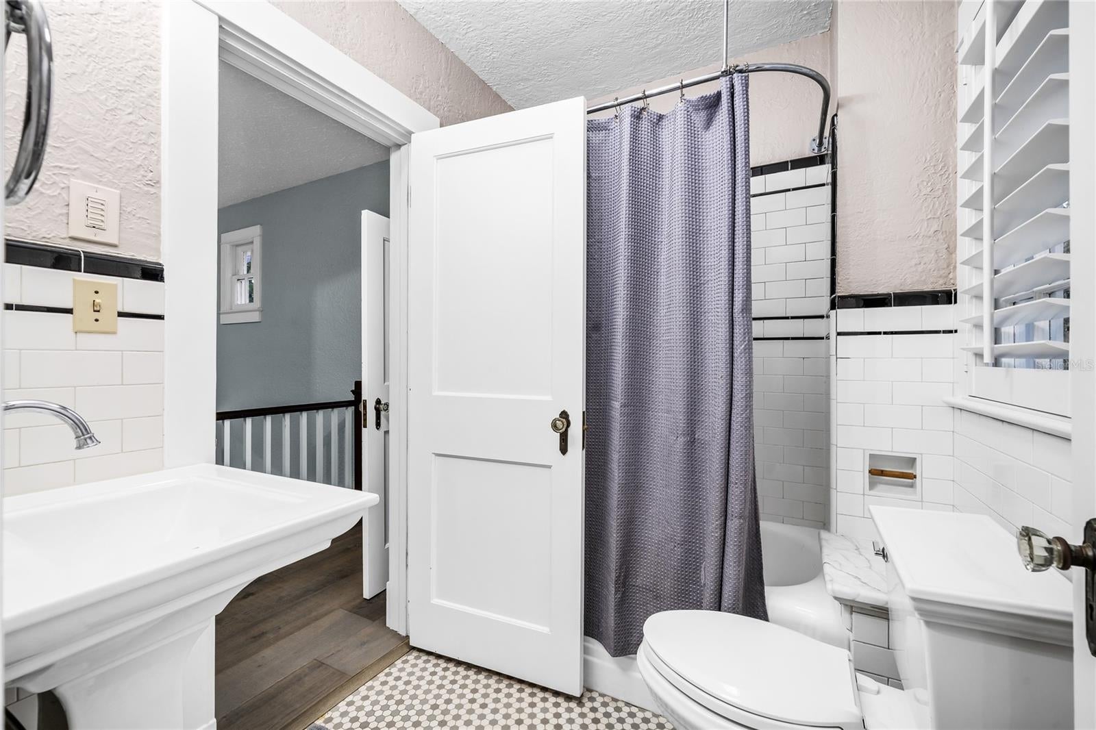 Orlando, Florida, 32803, United States, 5 Bedrooms Bedrooms, ,5 BathroomsBathrooms,Residential,Active,1926917