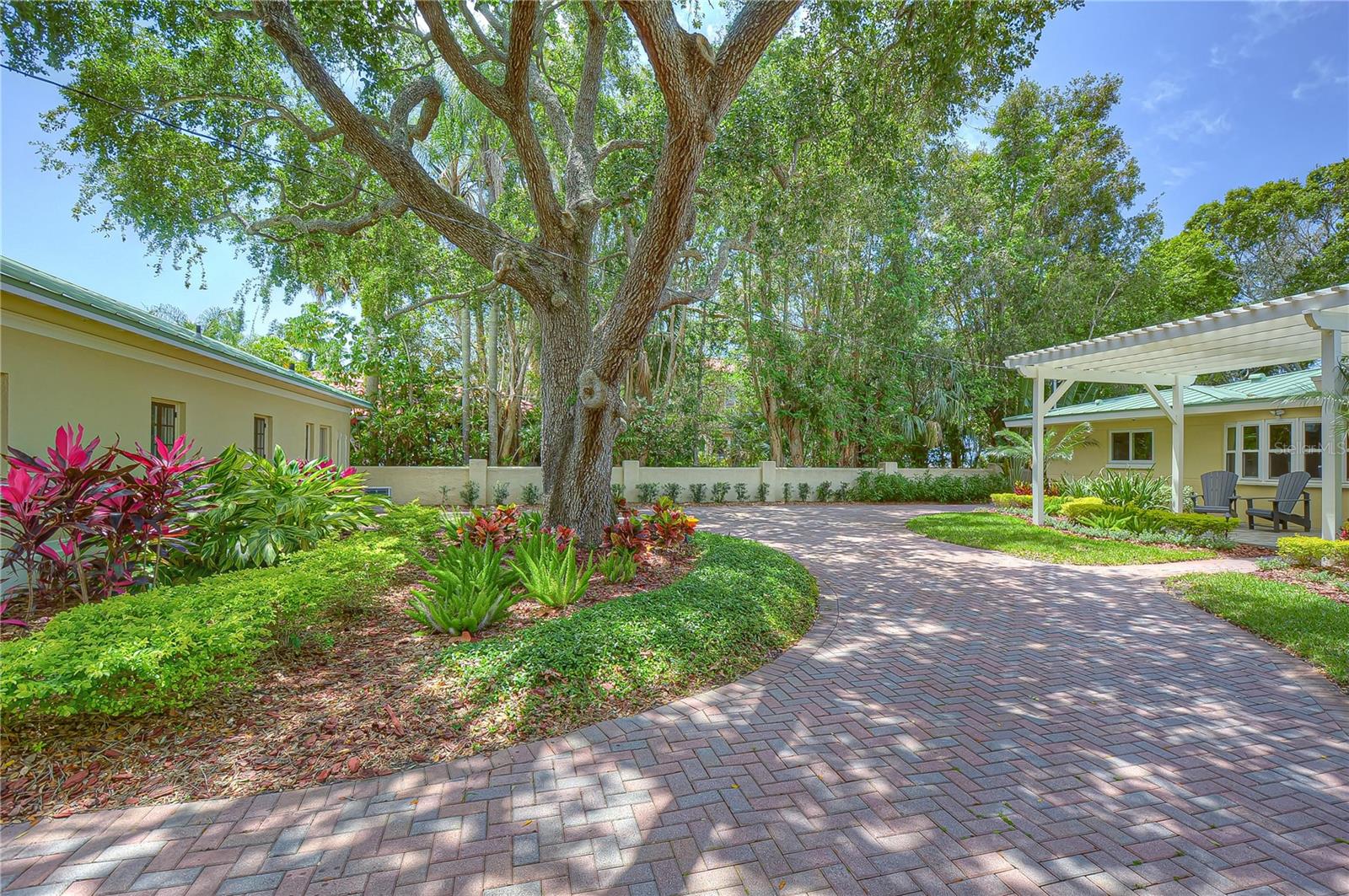 Dunedin, Florida, 34698, United States, 3 Bedrooms Bedrooms, ,3 BathroomsBathrooms,Residential,Active,1994972
