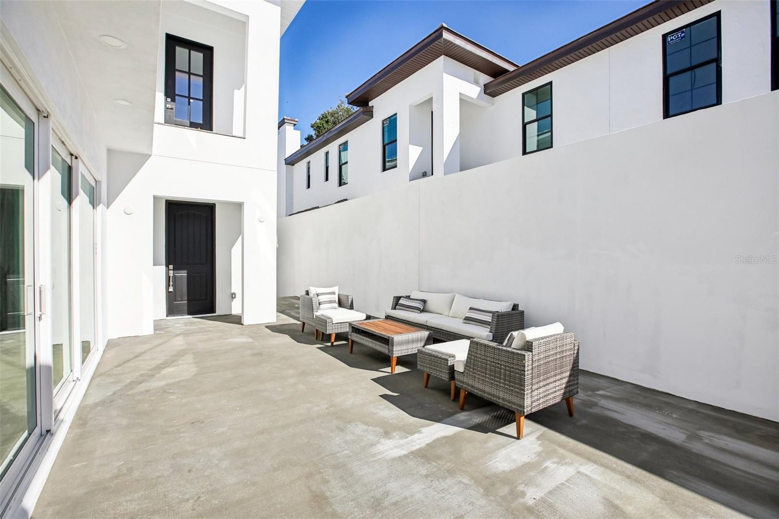 St Petersburg, Florida, 33704, United States, 4 Bedrooms Bedrooms, ,4 BathroomsBathrooms,Residential,Active,2015262