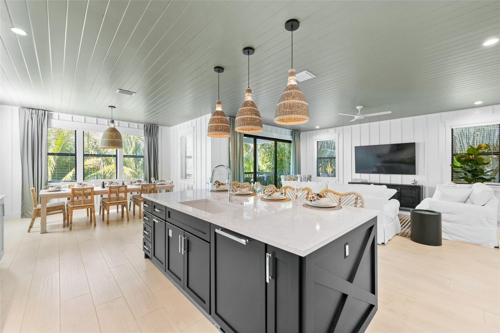 Sarasota, Florida, 34236, United States, 8 Bedrooms Bedrooms, ,10 BathroomsBathrooms,Residential,Active,2006955