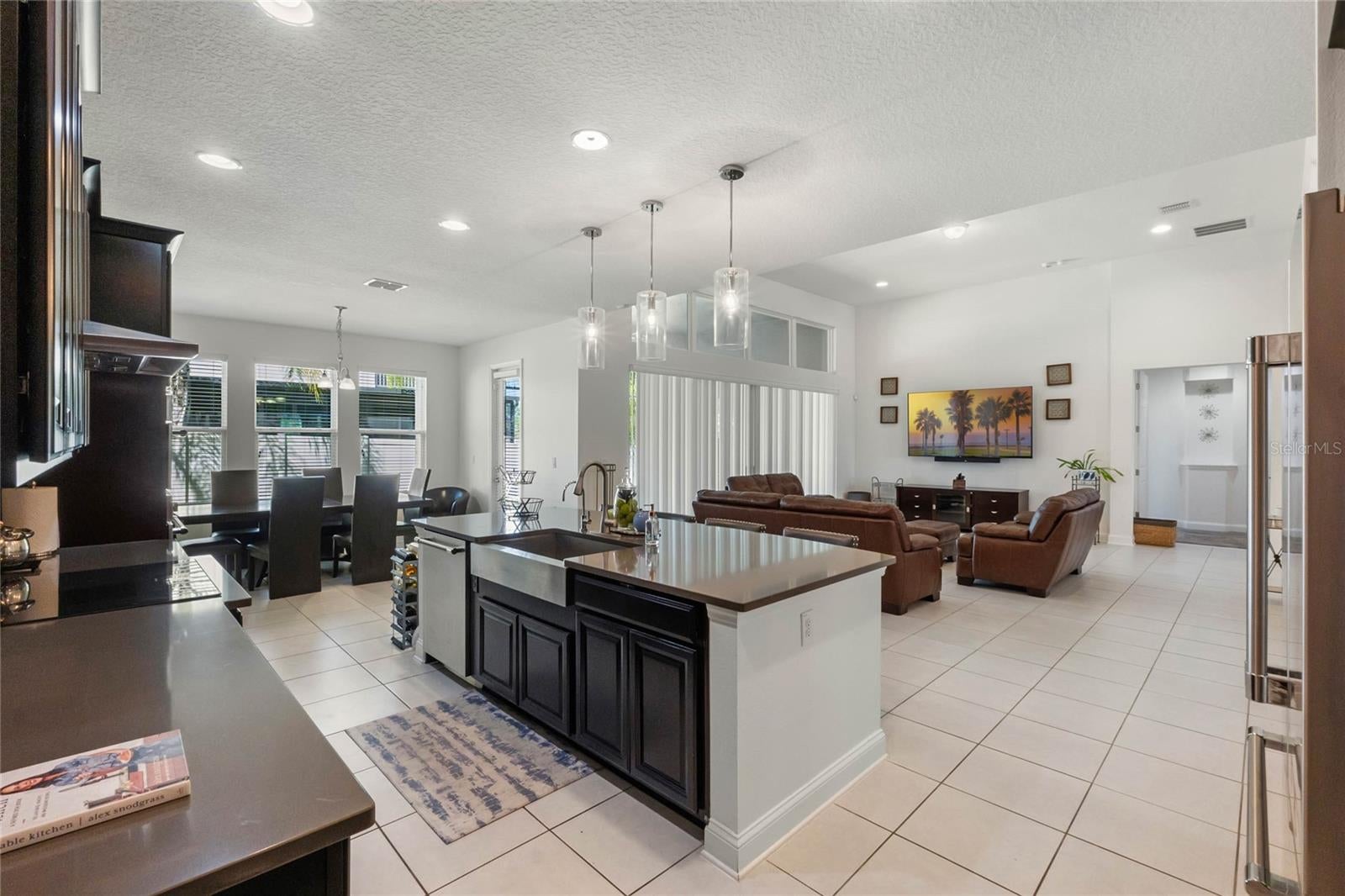 Winter Garden, Florida, 34787, United States, 5 Bedrooms Bedrooms, ,5 BathroomsBathrooms,Residential,Active,1742084