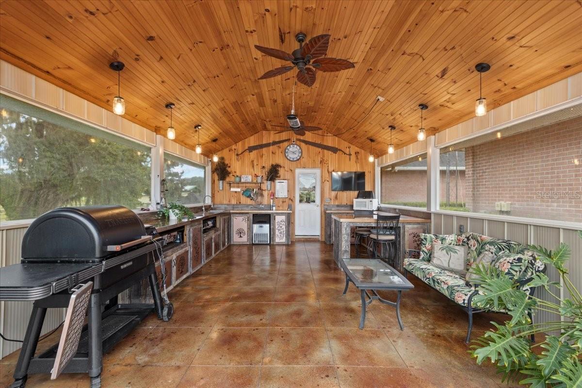 Chiefland, Florida, 32626, United States, 4 Bedrooms Bedrooms, ,5 BathroomsBathrooms,Residential,Active,1954337