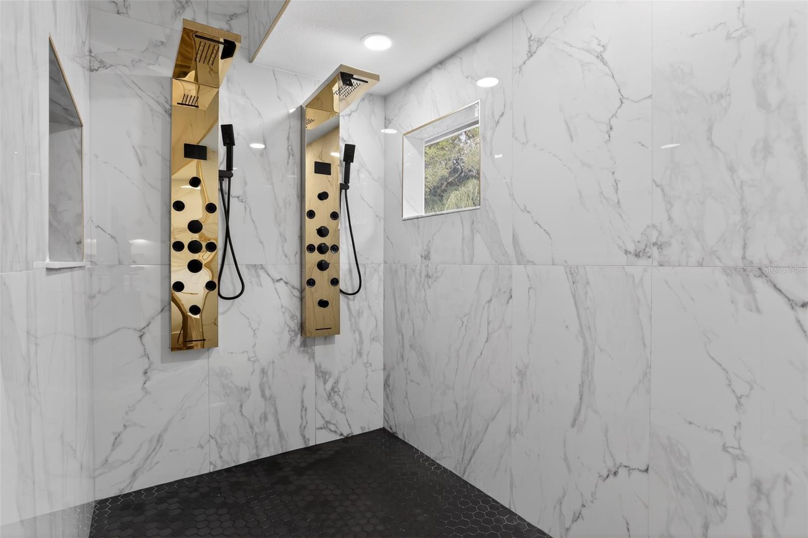 Winter Springs, Florida, 32708, United States, 5 Bedrooms Bedrooms, ,5 BathroomsBathrooms,Residential,Active,2006960