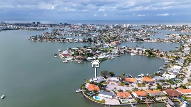 St Petersburg, Florida, 33707, United States, 4 Bedrooms Bedrooms, ,4 BathroomsBathrooms,Residential,Active,1987212