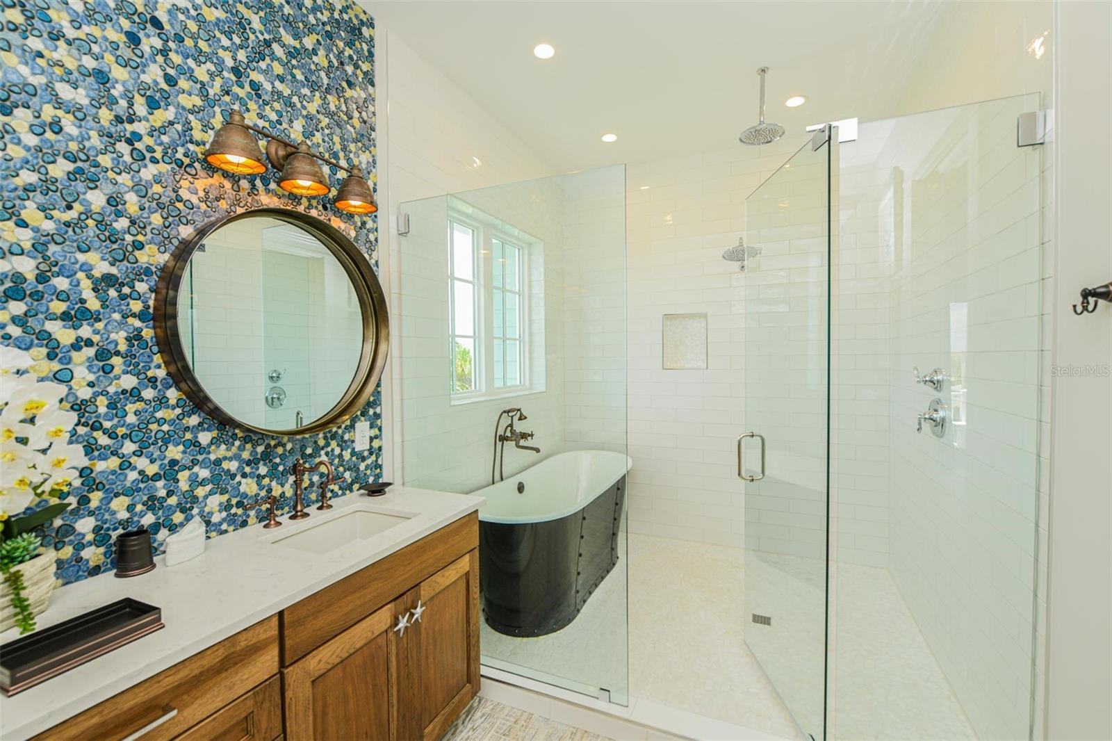 Sarasota, Florida, 34236, United States, 7 Bedrooms Bedrooms, ,8 BathroomsBathrooms,Residential,Active,1774005