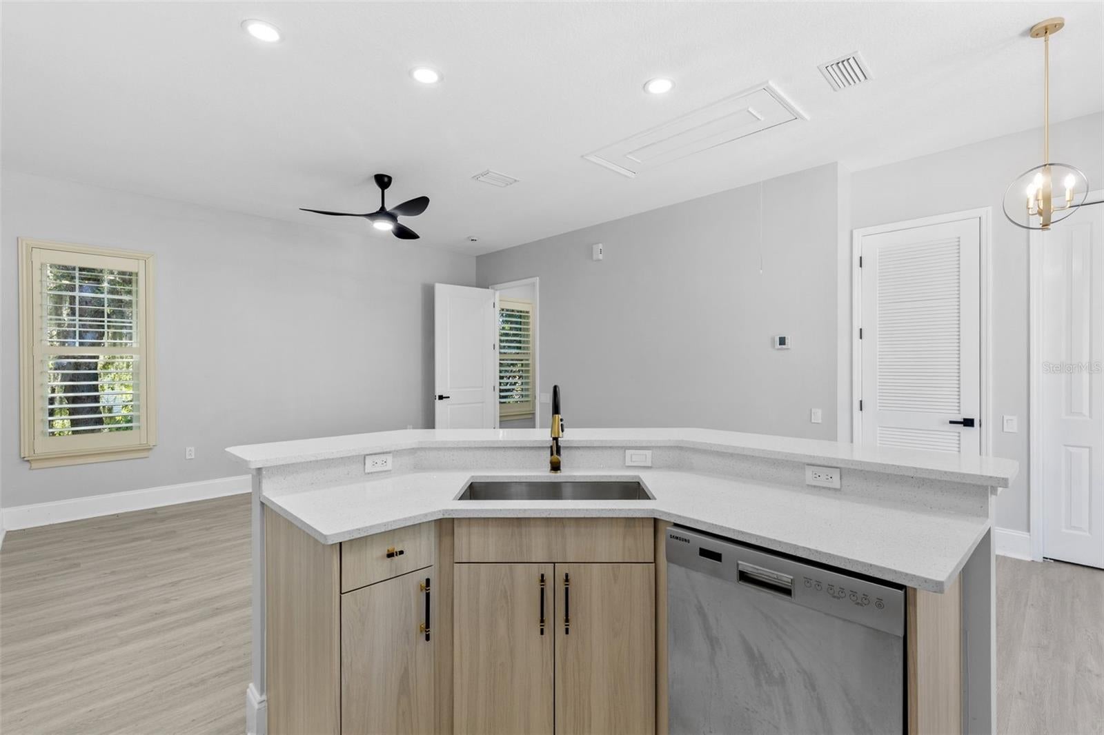 Brandon, Florida, 33510, United States, 6 Bedrooms Bedrooms, ,7 BathroomsBathrooms,Residential,Active,1905348